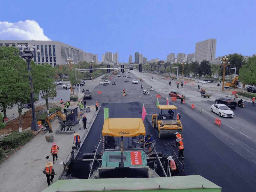   喜迎二十大，新五保暢通--永和集團新五大道施工忙